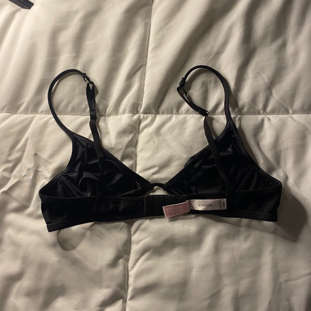 black casual bra